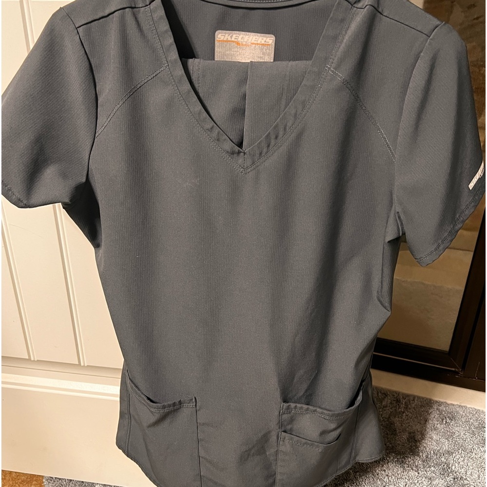 Sketchers Scrubs Set